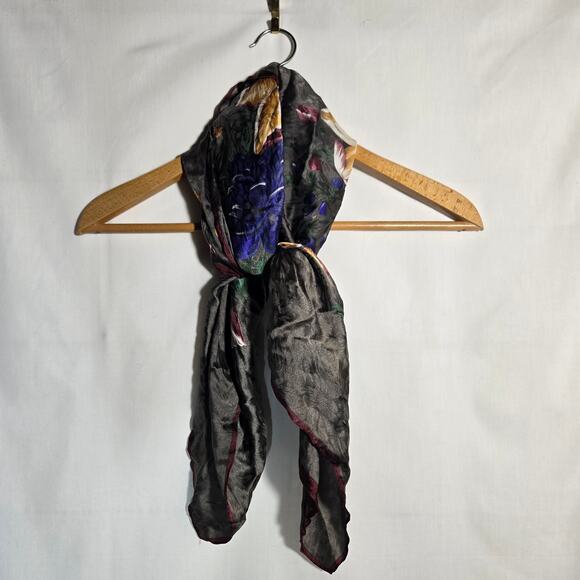 Vtg Ellen Tracy Dark Floral Silk Scarf Hand Rolled Boho Preppy Feminine 35x35 - Picture 1 of 5